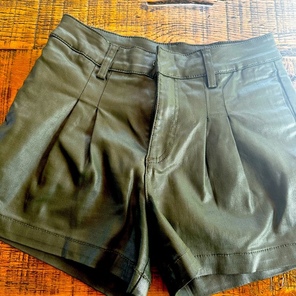 Kut faux leather shorts size 4 - Picture 1 of 4